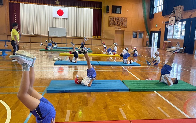 学童保育並びに小学校体育の授業のサポート